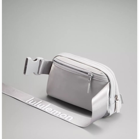 Not for saleNWT Lululemon Everywhere Belt Bag 1L Silver Drop still in plastic - Picture 3 of 9
